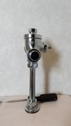 小便器のフラッシュバルブについて