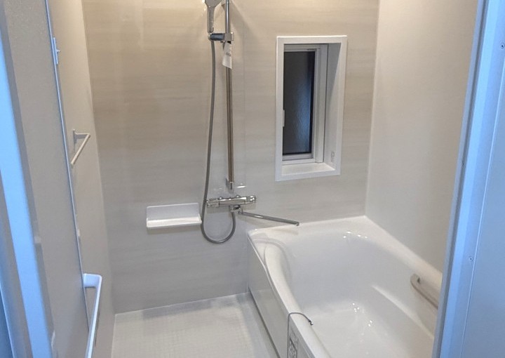 中古住宅購入後すぐに快適に！お風呂・窓取替リフォーム