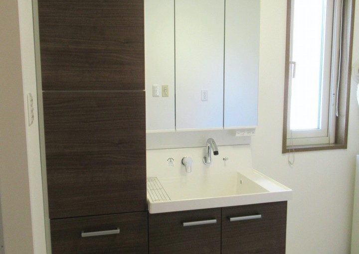 収納が少なかった洗面台をすっきりとした洗面へ