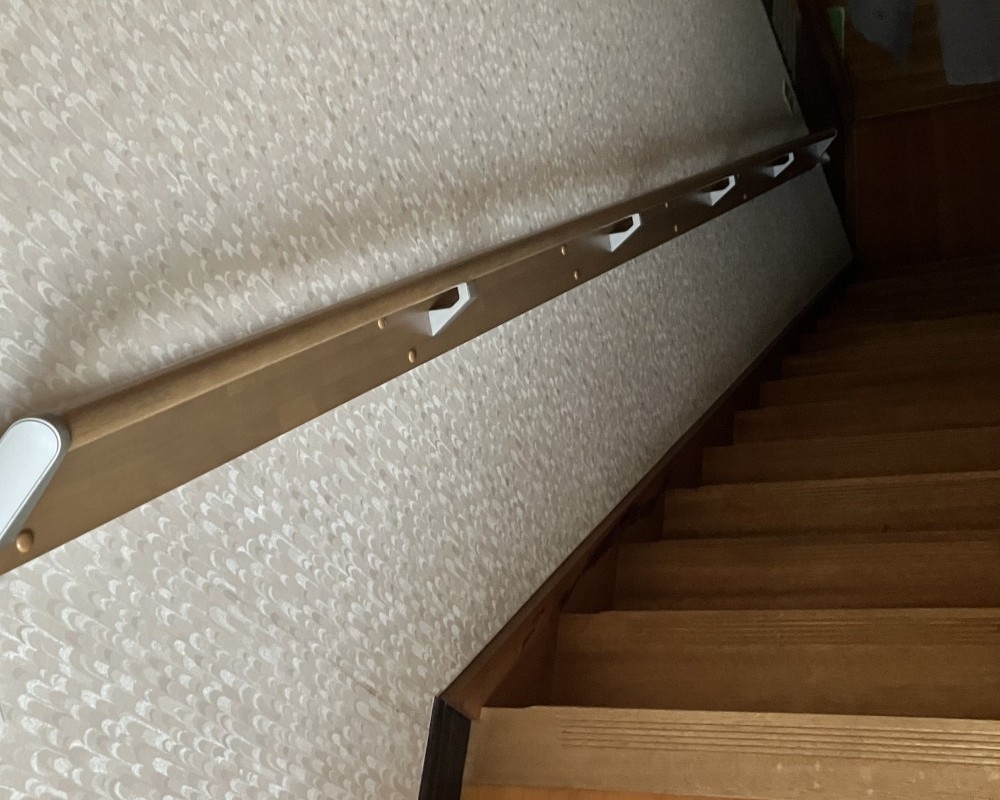 毎日の昇り降りをもっと安心に「階段手すり取付」