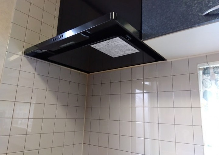 もう寒くない！冷気を防ぐレンジフードへ